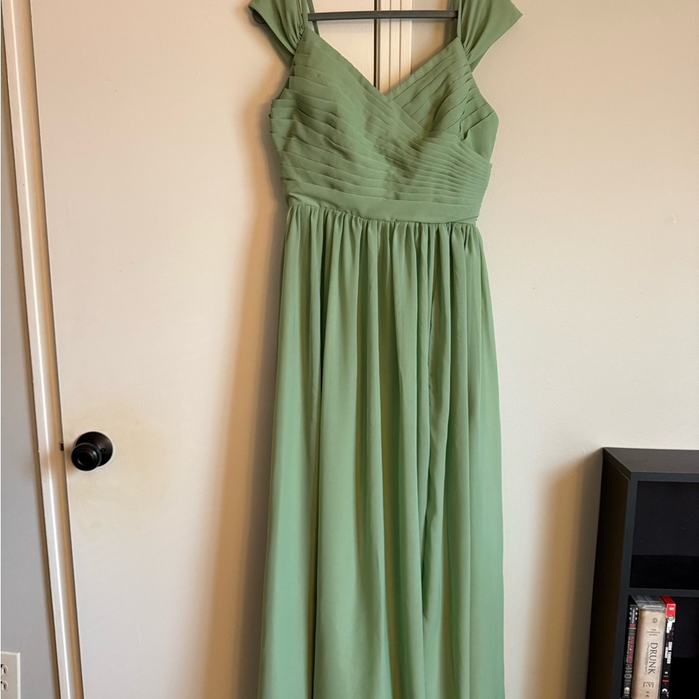 Elegant Green Evening Gown